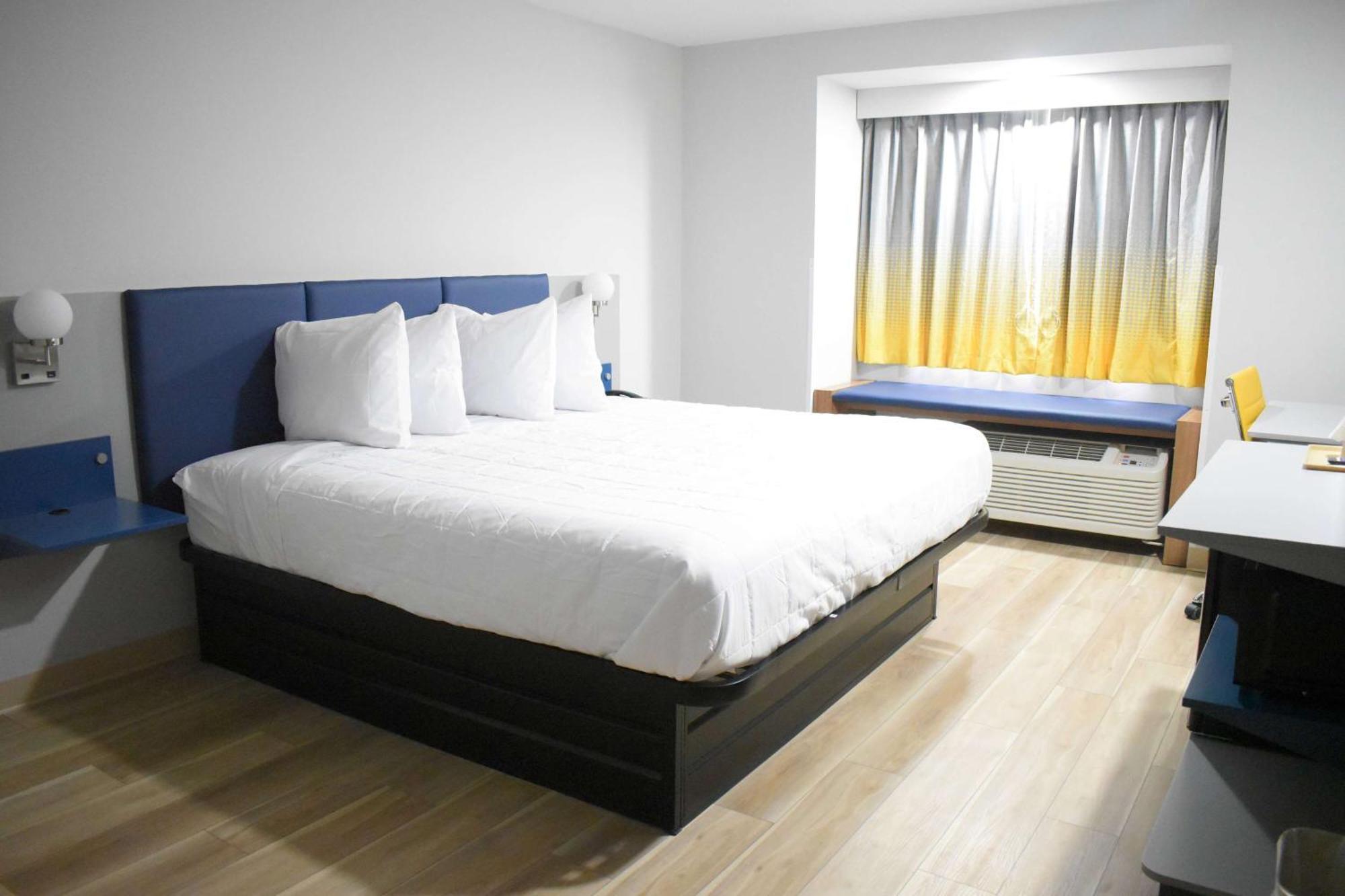 Microtel Inn & Suites By Wyndham Норкросс Экстерьер фото