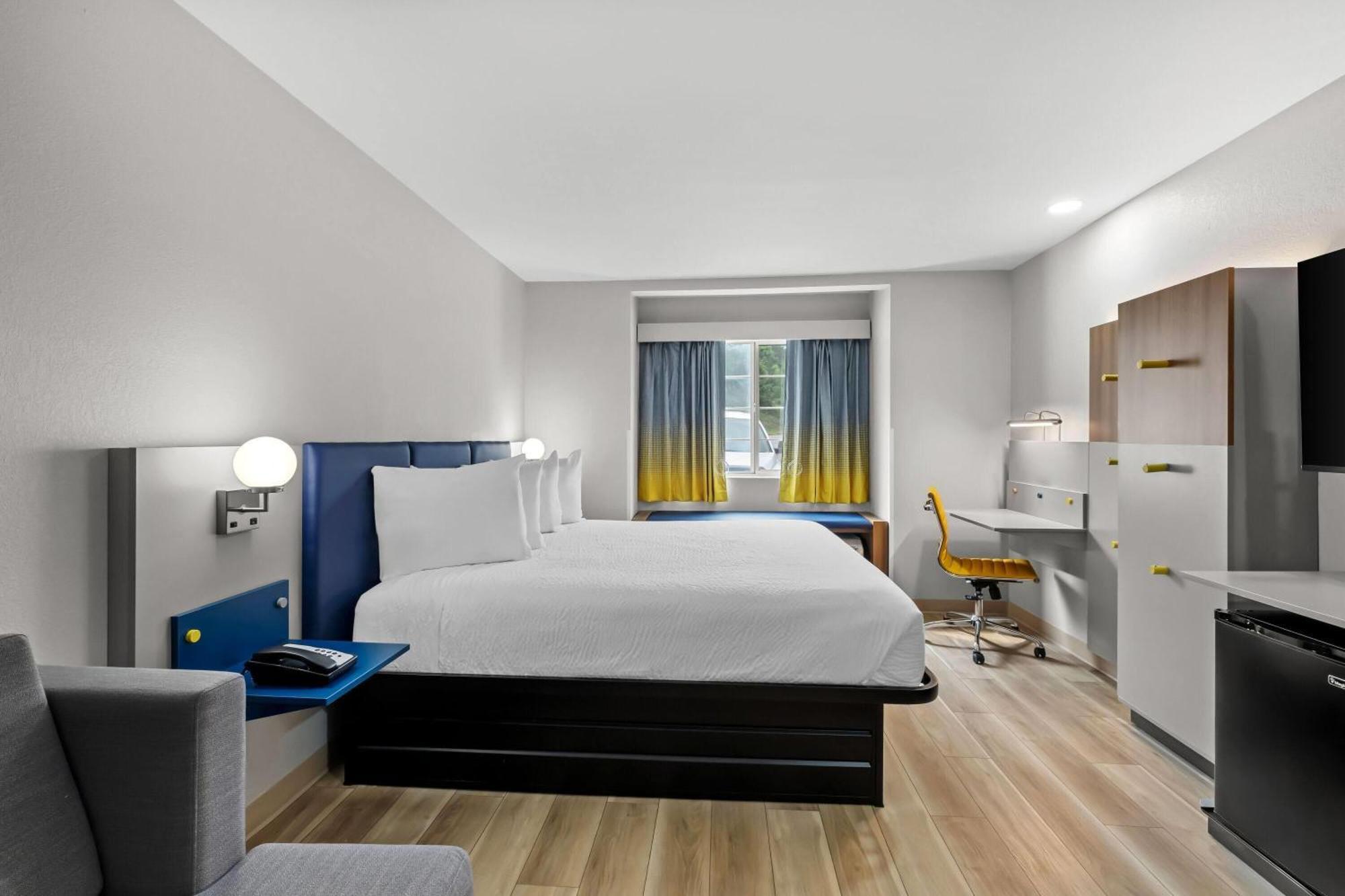 Microtel Inn & Suites By Wyndham Норкросс Экстерьер фото